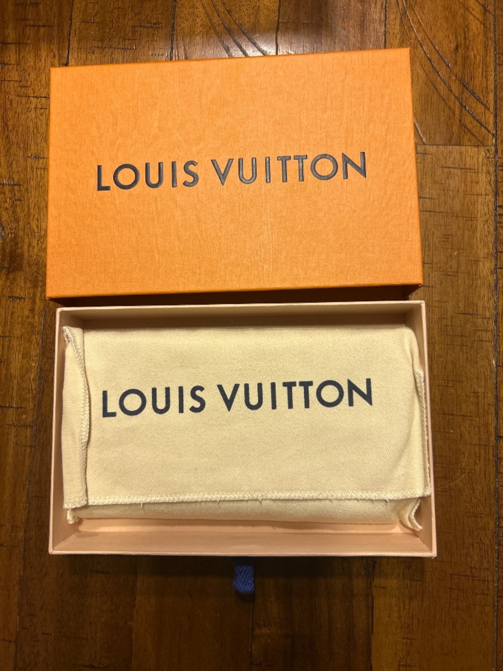 Louis Vuitton wallet - Picture 2 of 6